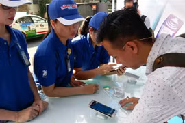 Sáng ngày 18/1, tại TP.HCM, VinaPhone đã chính thức khai trương dịch vụ 4G tại TP.HCM với hai địa điểm là số 80 Nguyễn Du, Quận 1 và số 121 Pasteur, Quận 3.