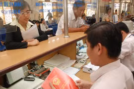 Cán bộ cập "sổ đỏ" tại Hà Nội sẽ phải luân chuyển vị trí làm việc theo nguyên tắc không quá 3 năm.