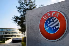 UEFA vừa mở rộng lệnh cấm với bóng đá Nga. Ảnh AP.