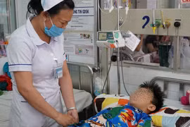 Cứu bé trai 6 tuổi hoại tử ruột vì nuốt 3 viên bị sắt. Ảnh: P.A