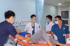 Bệnh nhân được đưa về điều trị tại BV Quân y 175. Ảnh: BVCC