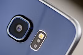 Cận cảnh smartphone đầu tiên tích hợp camera pixel kép