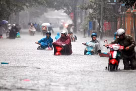 Trận mưa lớn ở Hà Nội đêm ngày 24/5 vừa qua gây ngập lụt ở Hà Nội lớn nhất lịch sử 45 năm qua