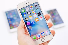 iPhone “chết đứng” dù còn 50% pin