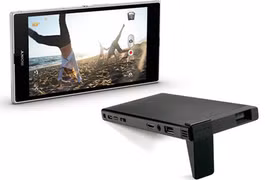 Máy chiếu di động của Sony có kích thước như một chiếc smartphone ẢNH: SONY