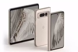 Google Pixel Fold ra mắt với thiết kế nhỏ gọn, chip Tensor G2 (Ảnh: Gizmochina)
