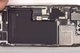 Video phân tích đầu tiên tiết lộ "nội thất" gọn gàng của iPhone 14 Pro Max (Ảnh: Wccftech)