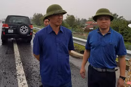 Thứ trưởng GTVT Lê Đình Thọ trong chuyến kiểm tra đột xuất chiều 13/10 trên cao tốc Đà Nẵng - Quảng Ngãi.