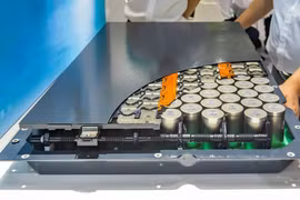 Mô-đun gói pin lithium-ion cho xe điện. Ảnh Interesting Engineering