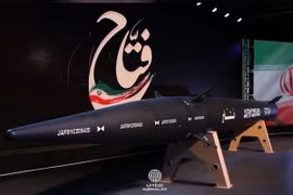 Tên lửa đạn đạo siêu thanh Fattah của Iran. Ảnh al-Mayadeen