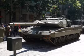 Xe tăng Leopard của Tây Ban Nha chuẩn bị đến Ukraine. Ảnh minh họa TopWar