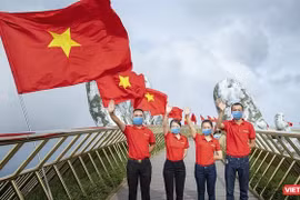 Quảng bá du lịch tại Cầu Vàng trên Khu du lịch Sun World Bà Nà Hills (Đà Nẵng).