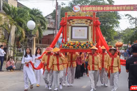 Diễu hành đón nhận danh hiệu Di sản văn hóa phi vật thể Quốc gia đối với lễ hội Tết Nguyên tiêu tại Hội An diễn ra sáng ngày 5/2