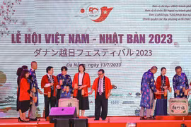 Các đại biểu đánh trống khai mạc lễ hội giao lưu văn hoá Việt Nam - Nhật Bản TP Đà Nẵng năm 2023