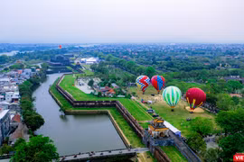 Lễ hội khinh khí cầu tại Huế nhìn từ trên cao
