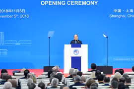 Thủ tướng Nguyễn Xuân Phúc phát biểu tại lễ khai mạc Hội chợ CIIE 2018 - Ảnh: VGP/Quang Hiếu