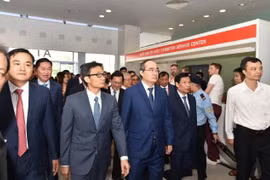 Phó Thủ tướng Vũ Đức Đam; Bộ trưởng Bộ Văn hóa, Thể thao và Du lịch Nguyễn Ngọc Thiện, Bí thư Thành ủy TP.HCM Nguyễn Thiện Nhân cùng lãnh đạo Sở Du lịch của 14 tỉnh thành phía Nam dự Ngày hội Du lịch TP.HCM 2019