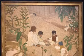 “Enfants jouant au jardin” – “Những đứa trẻ chơi trong vườn”) của họa sĩ Lê Văn Đệ