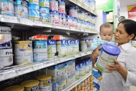 Bộ Tài chính: Xem xét bỏ trần giá sữa cho trẻ em dưới 6 tuổi