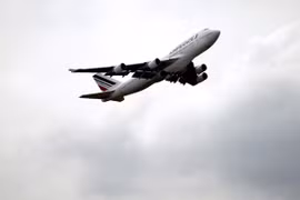 Air France chấm dứt sử dụng Boeing 747 để chở khách, chỉ dùng chở hàng - Ảnh: Bloomberg