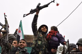 Tin nóng 24h: Chiến cuộc dai dẳng, đẫm máu ở Syria, NATO ngày càng bất bình với Thổ và Saudi Arabia. Nhiều người làm chức to nhưng nhân dân không quý trọng