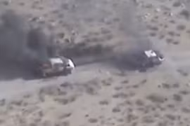 Video trực thăng Apache của Arab Saudi hủy diệt đoàn xe của phiến quân Huthis