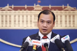Người phát ngôn Bộ Ngoại giao Lê Hải Bình khẳng định việc Trung Quốc xây dựng trạm xăng và trường học trên đảo Phú Lâm thuộc quần đảo Hoàng Sa của VN là bất hợp pháp và vô giá trị - Ảnh: TTO
