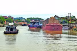 Những cảng sông như này đều không đủ tiêu chuẩn làm hàng rời, hàng container. Ảnh minh họa, nguồn Internet
