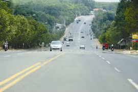 Giai đoạn 2011-2015, tổng nguồn vốn huy động được cho các dự án hạ tầng giao thông là 444.040 tỉ đồng, thì huy động nguồn vốn từ tư nhân lên đến 186.660 tỉ đồng (chiếm 42%). Ảnh: MINH KHUÊ