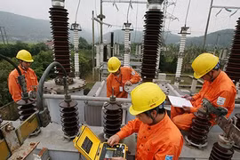 Giá bán buôn điện năm 2016 tăng 2%-5%