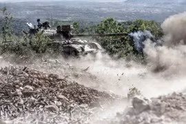 Tin nóng 24h: Diệt “hổ lớn”, chiến trường Syria chấn động, quân chính phủ tiến mạnh. Nhập siêu từ Trung Quốc lập “thành tích” mới, nợ lương, thiếu vắc xin thành thời sự