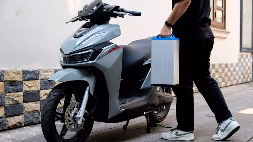 Khám phá xe điện đổi pin VinFast Viper vừa về đại lý