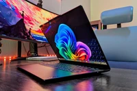 Với người làm đồ họa, độ sáng và độ chính xác màu của màn hình là những tiêu chí cần ưu tiên hàng đầu khi chọn laptop. Ảnh: Window Central.