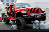 Jeep được biết đến với khả năng việt dã cùng ngoại hình hầm hố kiểu quân đội. Ảnh: JVA.