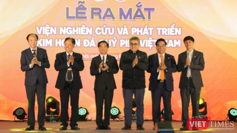 Ứng dụng AI và Blockchain để minh bạch hóa thị trường kim cương, đá quý