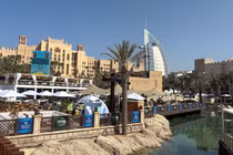 Toàn cảnh Madinat Jumeirah, nơi diễn ra hội nghị Token 2049 Crypto tại Dubai. Ảnh: Reuters.