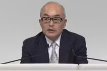 Ông Hiroki Totoki, Chủ tịch kiêm Giám đốc điều hành Tập đoàn Sony, phát biểu tại buổi họp báo chiến lược ngày 8 tháng 5. Ảnh: Nikkei Asia.