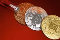 Giá các tài sản kỹ thuật số giảm mạnh đã khiến nhiều nhà đầu tư ở Đông Nam Á phải chịu những tổn thất nặng nề. Ảnh: Nikkei Asia.