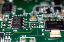 Ngành chip Hàn Quốc lo ngại khủng hoảng tại Iran. Ảnh: Reuters.