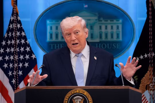 Ông Trump gửi thông điệp “nóng” tới Iran sau các cuộc tấn công của lực lượng Houthi ở Biển Đỏ