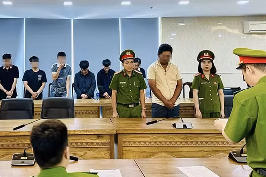 Nóng: 2 nhân viên ngân hàng bị khởi tố vì liên quan đường dây rửa tiền hơn 67.000 tỷ đồng 