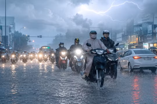 Dự báo thời tiết tối 6/7: Bắc Bộ - Bắc Trung Bộ mưa rào và dông rải rác, cục bộ có nơi trên 70mm