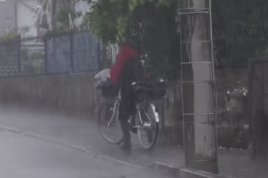Siêu bão Bavi quét qua Okinawa, Nhật Bản phát cảnh báo khẩn trước hiểm họa thiên tai kép