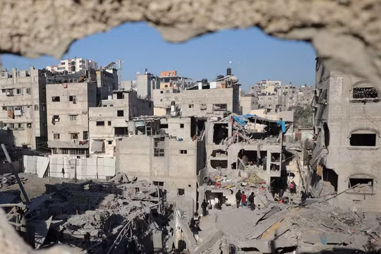 Gaza vẫn chìm trong khói lửa, người dân phản ứng gay gắt với tuyên bố của Tổng thống Trump