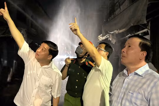 Lãnh đạo UBND thành phố Đồng Nai chỉ đạo khẩn trương điều tra nguyên nhân vụ cháy tại chợ Biên Hòa