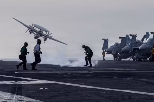 Mỹ mở đợt không kích mới vào Iran sau khi ông Trump tuyên bố thỏa thuận ngừng bắn tan vỡ