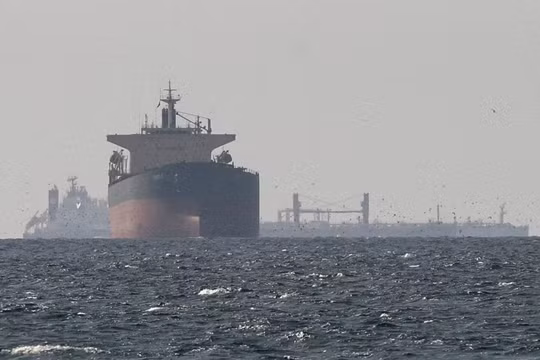 Ông Trump bác tuyên bố của Iran, khẳng định eo biển Hormuz vẫn mở cửa cho giao thông thương mại