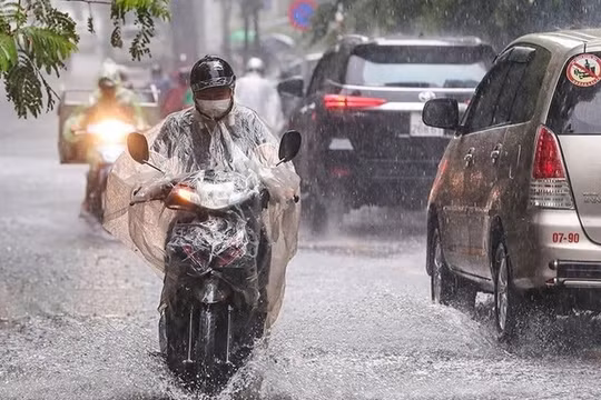 Cảnh báo: Bắc Bộ và Bắc Trung Bộ sắp hứng đợt mưa dông, lốc sét và mưa đá diện rộng