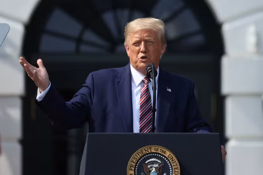 Ông Trump bất ngờ thay đổi lập trường, không chuyển giao công nghệ tên lửa Patriot cho Ukraine