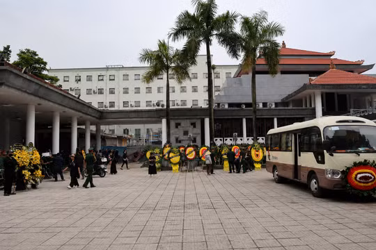 Xúc động lễ viếng Đại tá, Anh hùng Lực lượng vũ trang nhân dân La Văn Cầu 